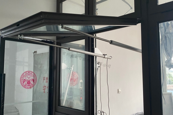 鏈條式電動(dòng)開窗器與螺桿式電動(dòng)開窗器的工作原理和使用的優(yōu)勢